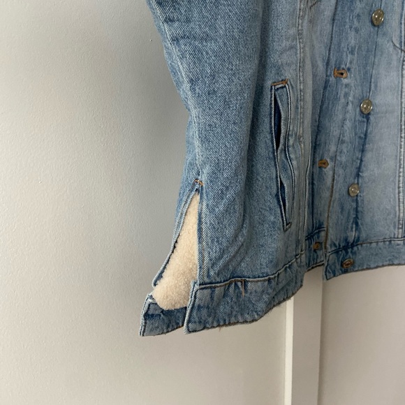 Zara oversized Sherpa denim jacket - Picture 3 of 11